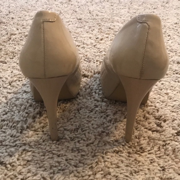 Peep toe pumps - Picture 3 of 4